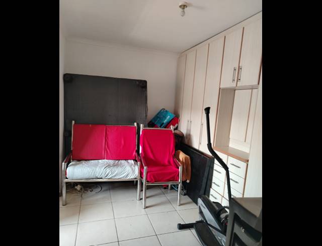 2.5 BEDROOM HOUSE FOR SALE IN MEREWENT